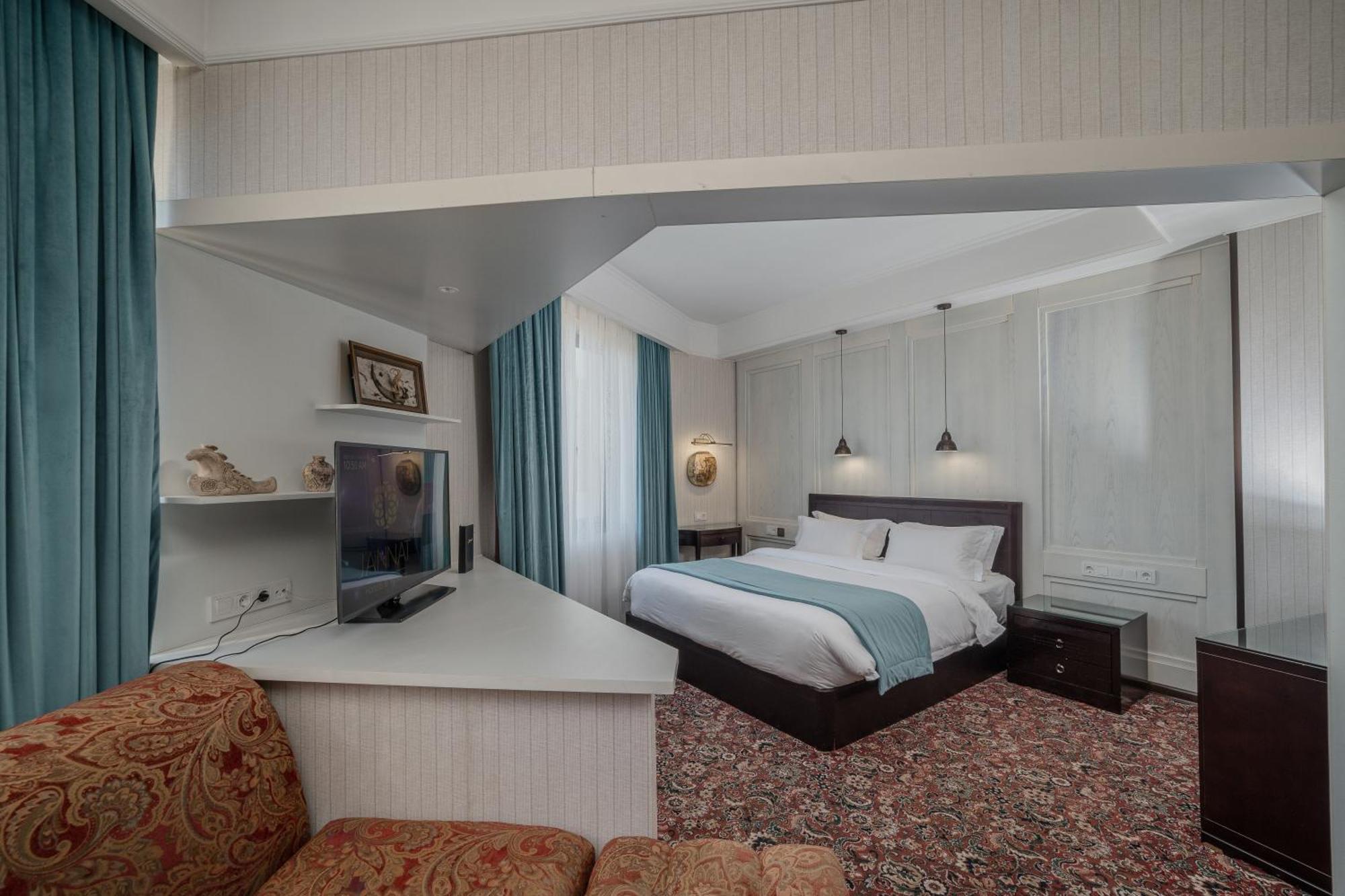 Jannat Regency Hotel Bishkek Room photo
