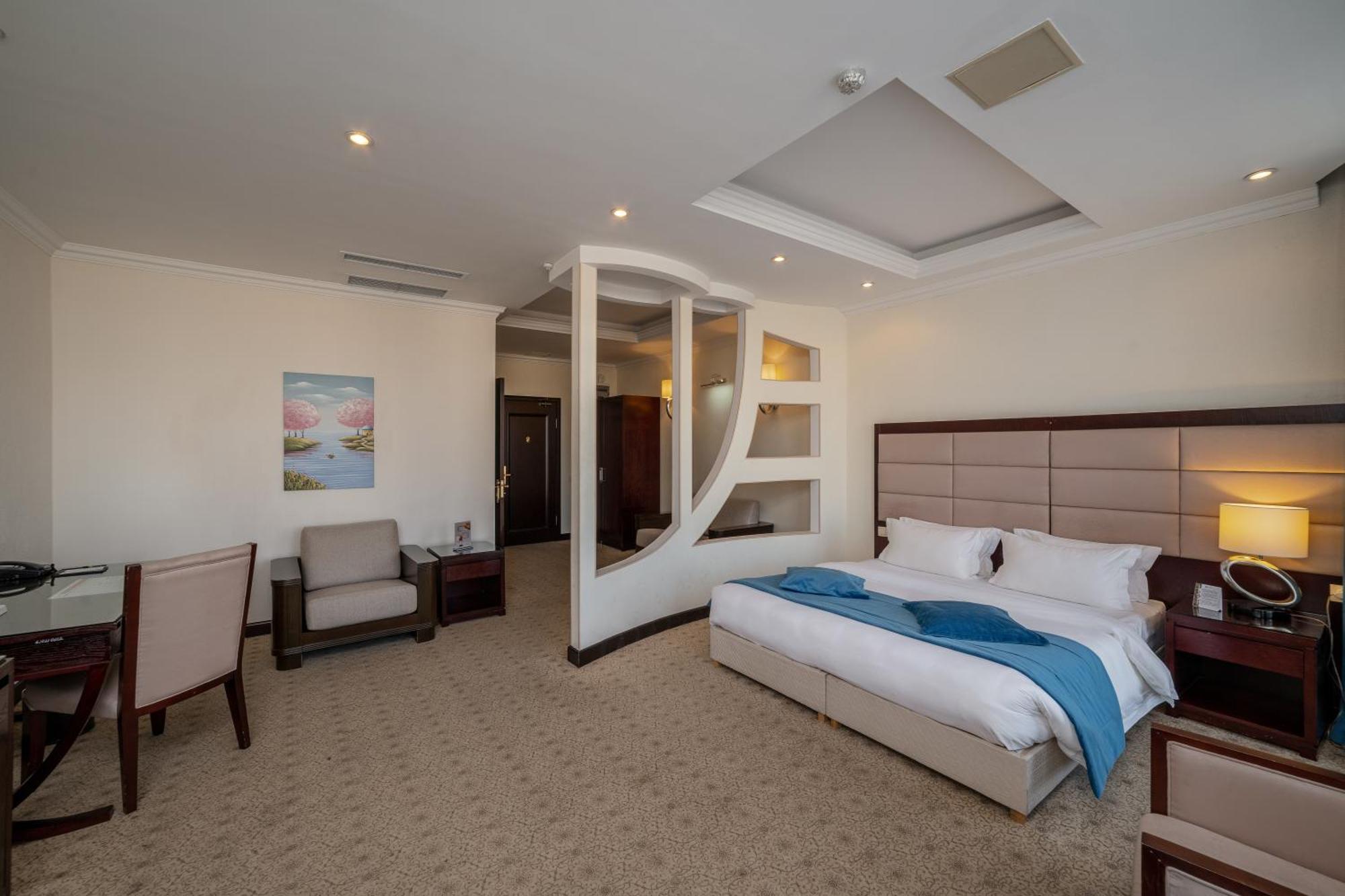 Jannat Regency Hotel Bishkek Room photo
