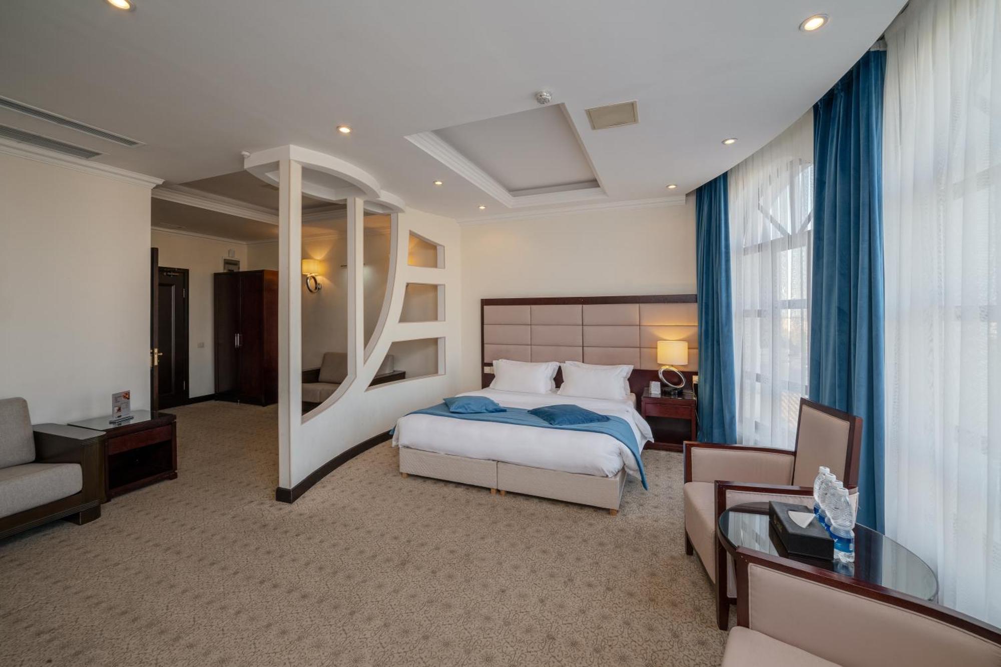 Jannat Regency Hotel Bishkek Room photo