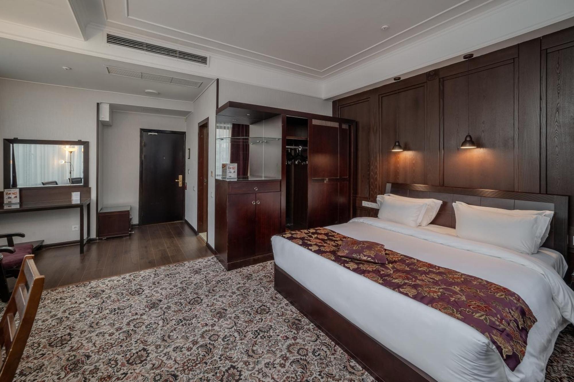 Jannat Regency Hotel Bishkek Exterior photo