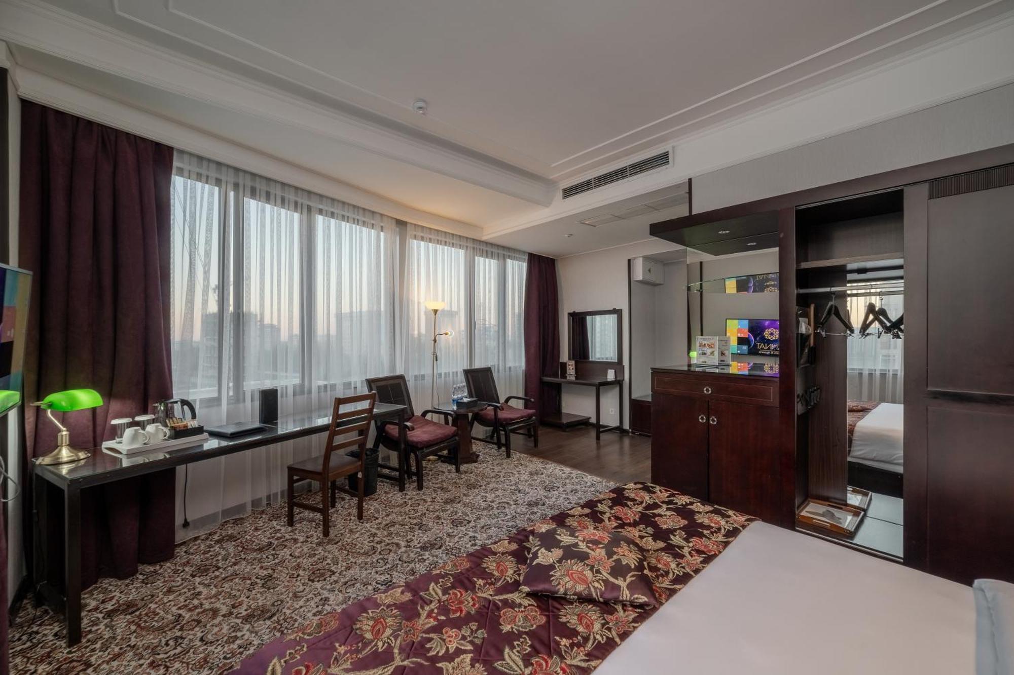 Jannat Regency Hotel Bishkek Exterior photo