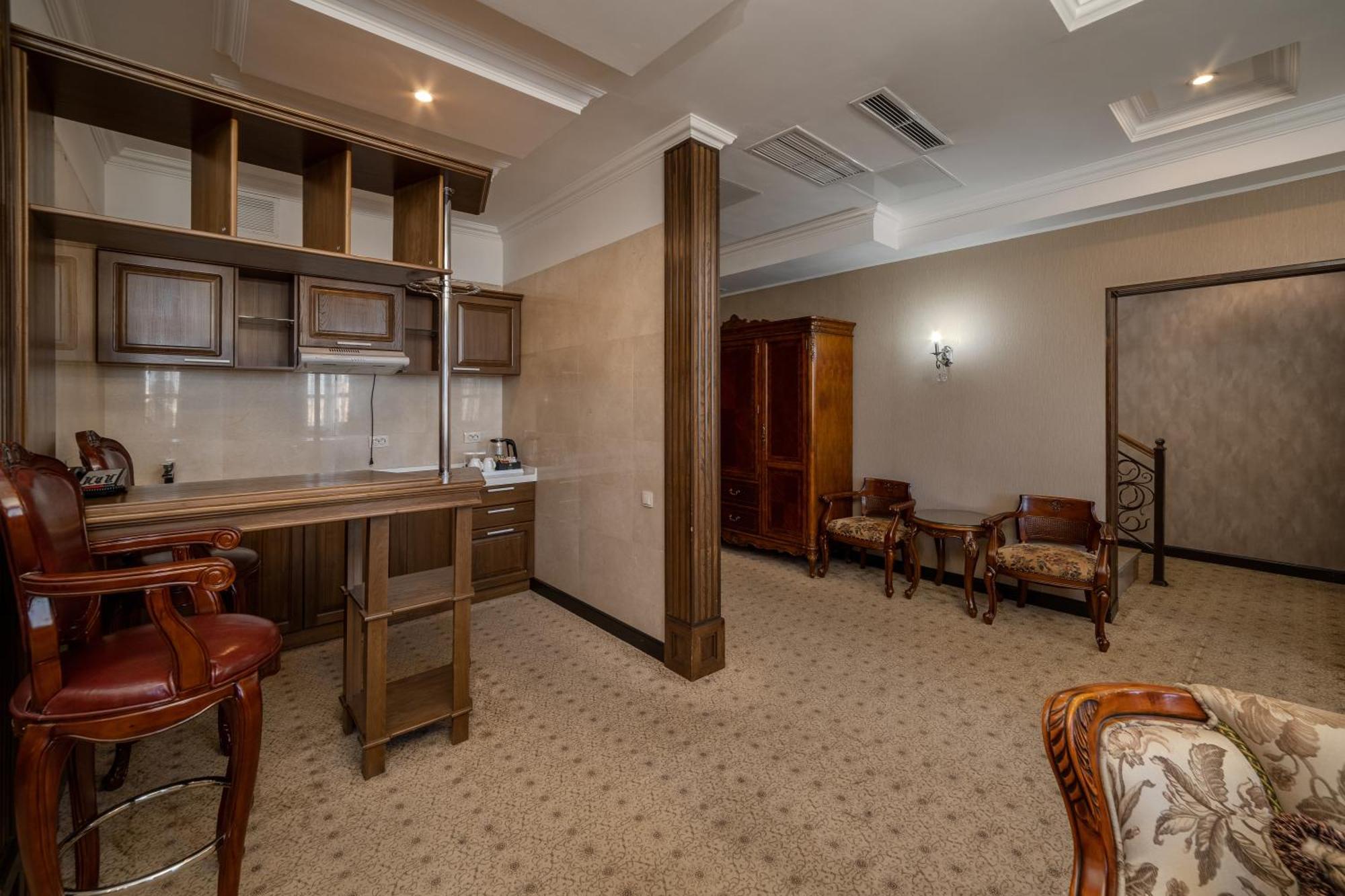 Jannat Regency Hotel Bishkek Room photo